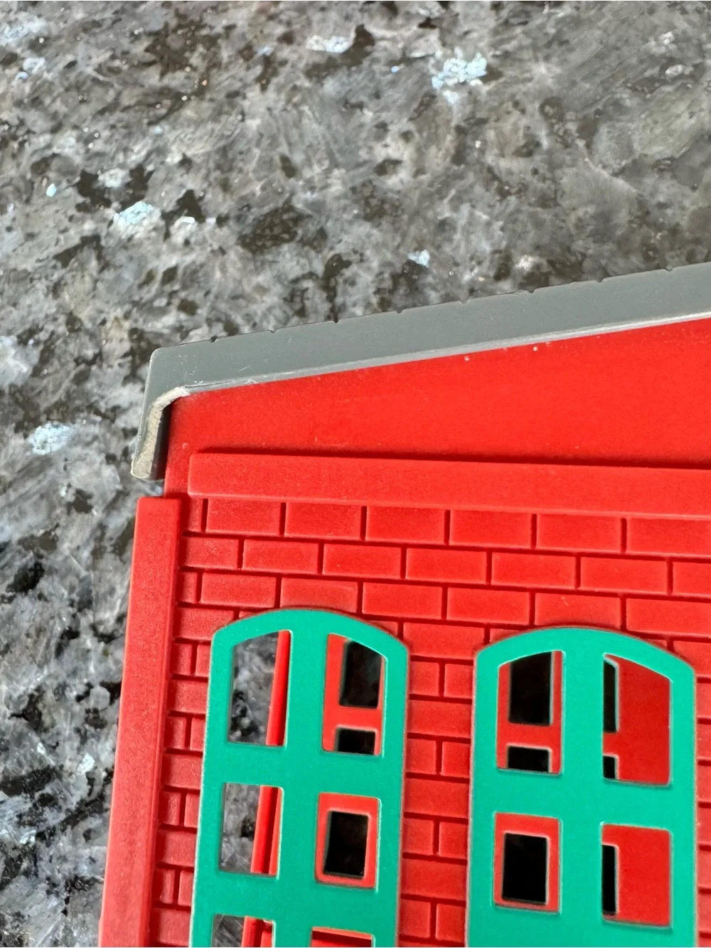 Vintage Thomas & Friends 2004 TOMY Engine Shed Accessories, Lot of 2 Buildings